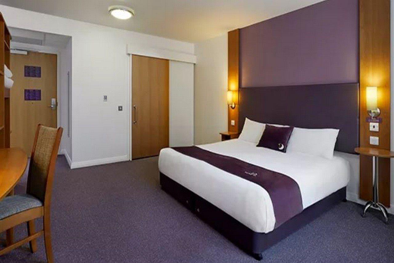 Premier Inn London Stansted Airport Stansted Mountfitchet Exterior photo